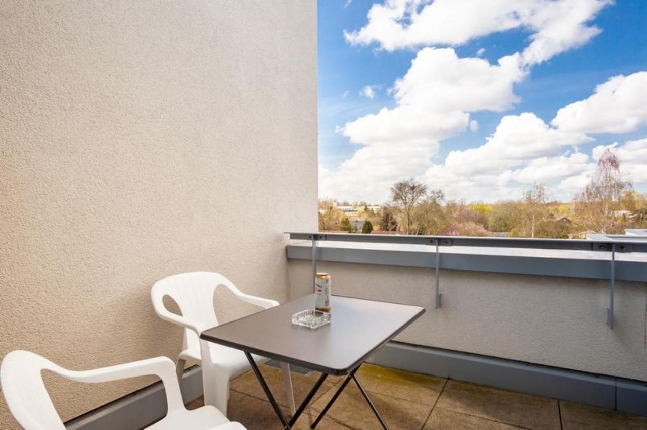 Beautiful Room With Balcony Direction To Messe Ганновер Экстерьер фото