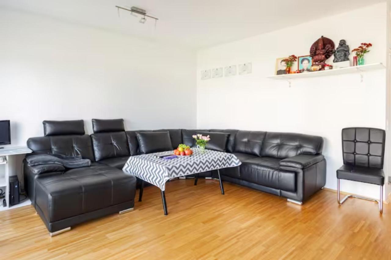 Beautiful Room With Balcony Direction To Messe Ганновер Экстерьер фото